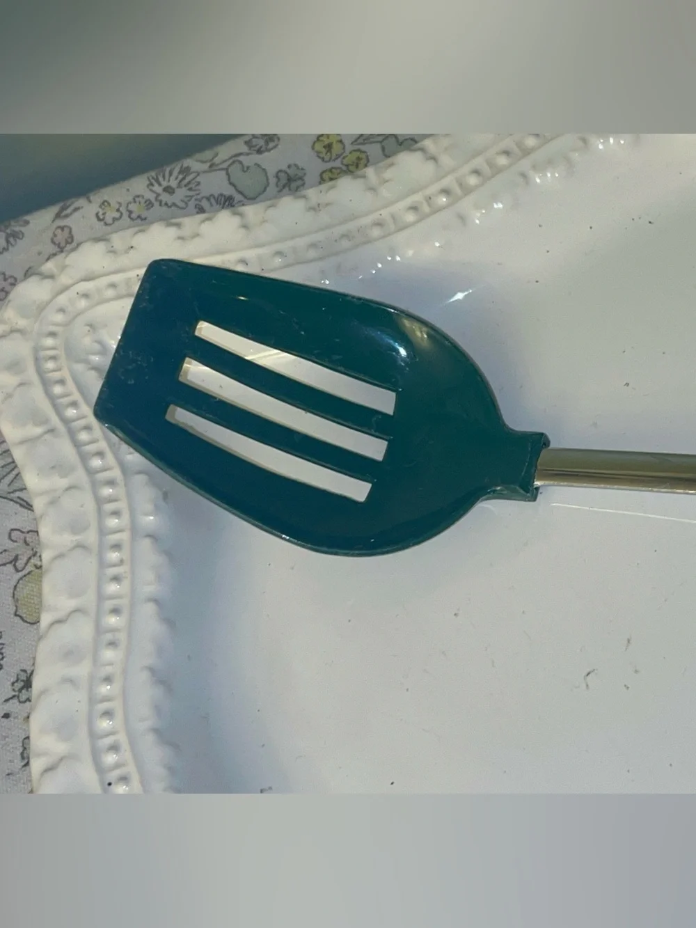 Slotted spatula turner Green and White Unmarked Vintage